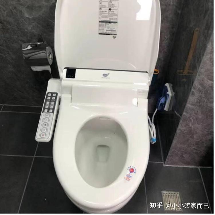 智能马桶新风尚：静音科技引领舒适家居生活新趋势