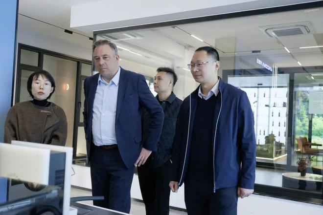 德国weiss chemie全球营销总裁 Mr Feidler及中国区高管一行莅临参观(图3)