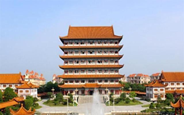 包养10位情妇睡觉翻牌生下11个私生子75岁还在拼命生娃！(图2)