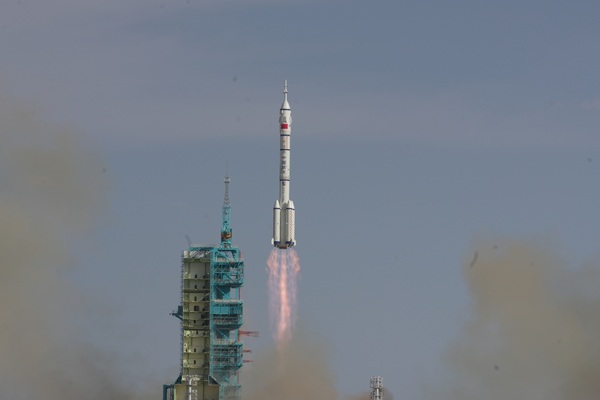 《旗帜》刊发国务院国资委党委署名文章：在培育壮大新质生产力上当好排头兵(图2)