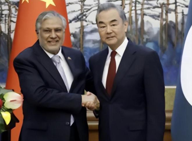 跟着中方走准没错巴铁决定放下34年恩怨和中方一好友握手言和(图6)