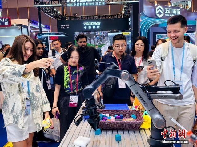 广交会观察：中国机器人热销国际市场(图1)