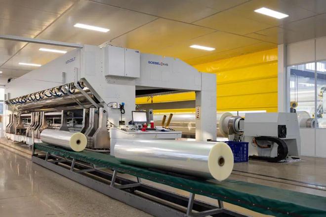 从企业家到“优秀建设者”梁维贵用薄膜产业与桑梓情怀诠释担当(图2)