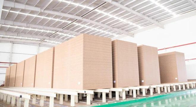 定制家居基材的“隐形竞赛”有多卷？溯源索菲亚供应基地严苛工序炼出5A级好产品(图4)