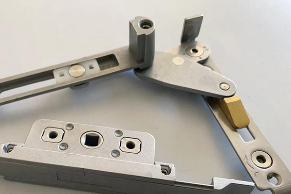 金价暴涨后遗症:结婚五金预算迈入10万大关年轻人结婚更难了!