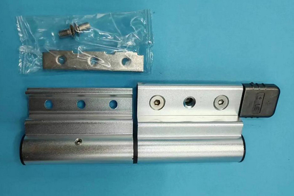 飞荣达:股东飞驰投资、马军计划合计减持不超过205万股